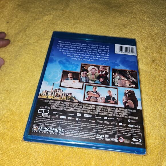 Adventures at the Chocolate Factory Blu-Ray & DVD AKA Papa Moll Brand New Sealed - Picture 2 of 2